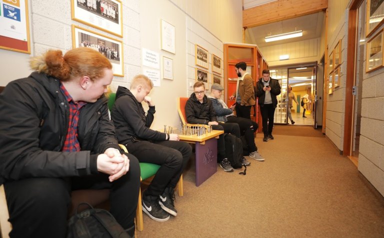 Biðröð nemenda í töflubreytingar í gær. Mynd: HF