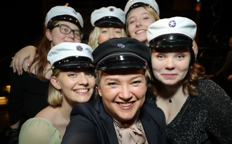 Gleðin við völd að lokinni brautskráningu!