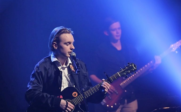 Örn Smári Jónsson á sviðinu í Hofi. Mynd: Hilmar F