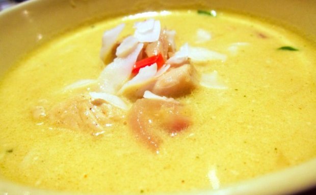 Girnileg kókos- og kjúklingasúpa.