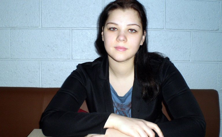 Krystsina Tsiutchanka er að ljúka stúdentsprófi.