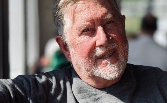 Guðmundur Ármann Sigurjónsson myndlistarmaður. Um árabil kenndi hann á nemendum listnámsbrautar VMA.