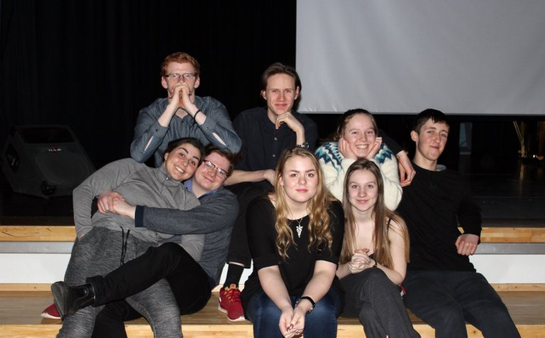 Hluti leikhópsins í Bjart með köflum.