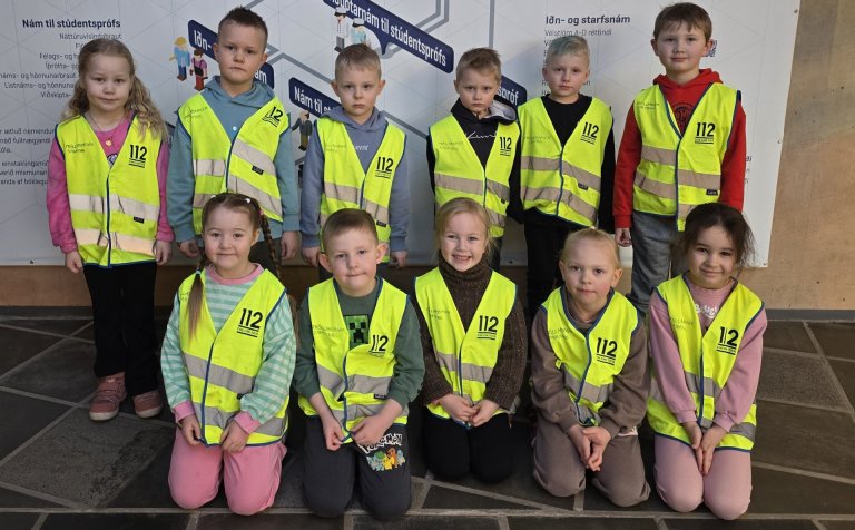 Leikskólakrakkar á leikskólanum Tröllaborgum á Akureyri í heimsókn í VMA.