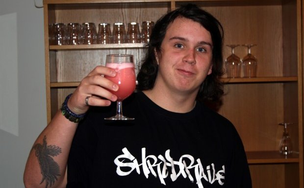 Sáttur við kokteilinn.