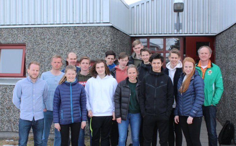 Nemendur, kennarar og þjálfarar frá Oppdal.