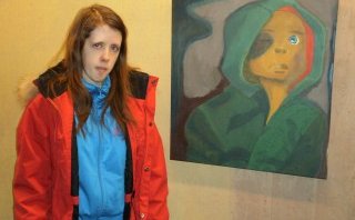 Dagrún Erla Finnsdóttir við verk sitt.