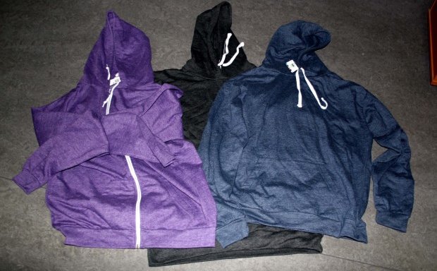 Unnt er að fá peysurnar bæði renndar og órenndar.