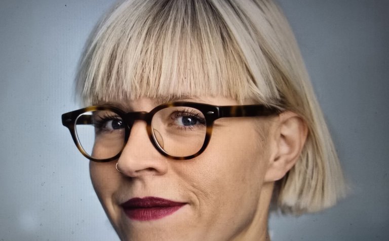 Rán Flygenring rithöfundur og teiknari.