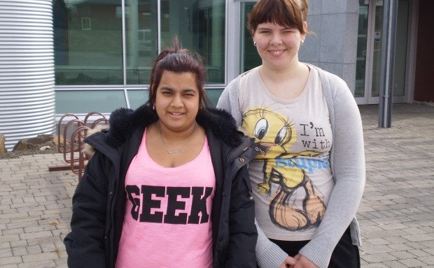 Katrín María (t.v.) og Védís Elva.