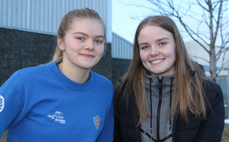 Svala (t.v.) og Aldís Ásta.