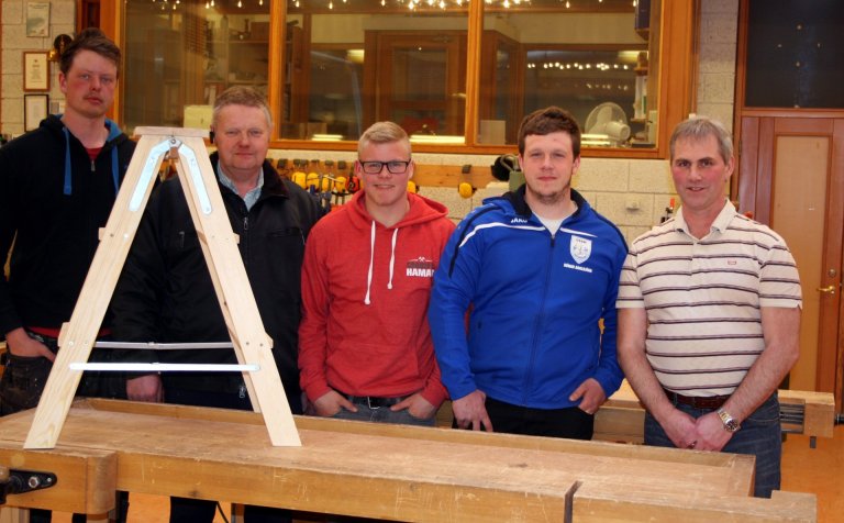 Nýsveinarnir ásamt prófdómara.