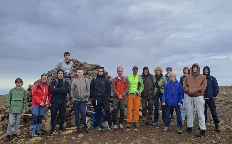 Gönguhópurinnn við Skólavörðu í Vaðlaheiði.