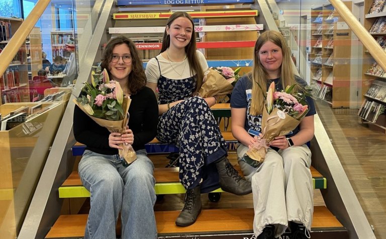 Verðlaunahafar Ungskálda 2024. Frá vinstri: Ágústa Arnþórsdóttir, Sólveig Lára Skarphéðinsdóttir og …