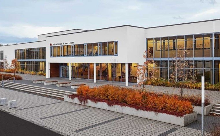 Starfamessan verður í HA í dag kl. 09-11.