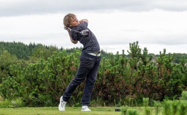 Veigar Heiðarsson, hinn bráðefnilegi kylfingur úr Golfklúbbi Akureyrar, stundar nám í VMA. Hann er h…