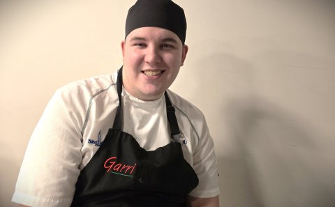 Eyþór Ás Þórisson, nemandi í 2. bekk í matreiðslu í VMA.