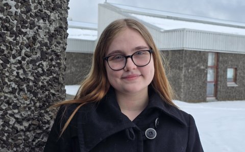 Anna Björg Elmarsdóttir, nemandi á fjölgreinabraut VMA. Spænskuveggspjaldið hennar var valið það bes&hellip;