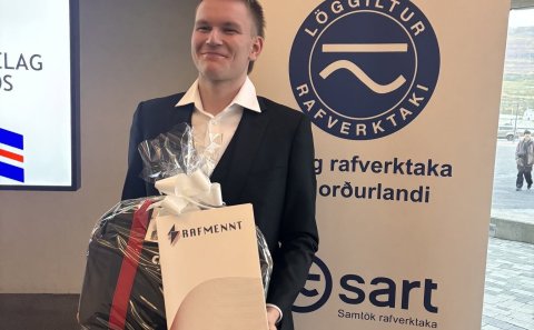 Ómar Magni Halldórsson lauk námi frá VMA sl. vor og tók í framhaldinu sveinspróf í rafvirkjun. Í gær&hellip;