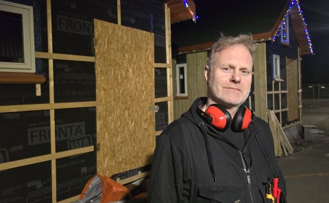 Kolbeinn Óttarsson Proppé í smíðagallanum í VMA.