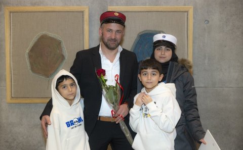 Safaa Almamou með eiginmanni og sonum. Saafa, sem brautskráðist í gær frá VMA sem sjúkraliði og stúd&hellip;